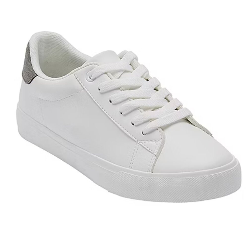 Thereabouts Classic White Low-Top Sneakers with Gray Heel Accent
